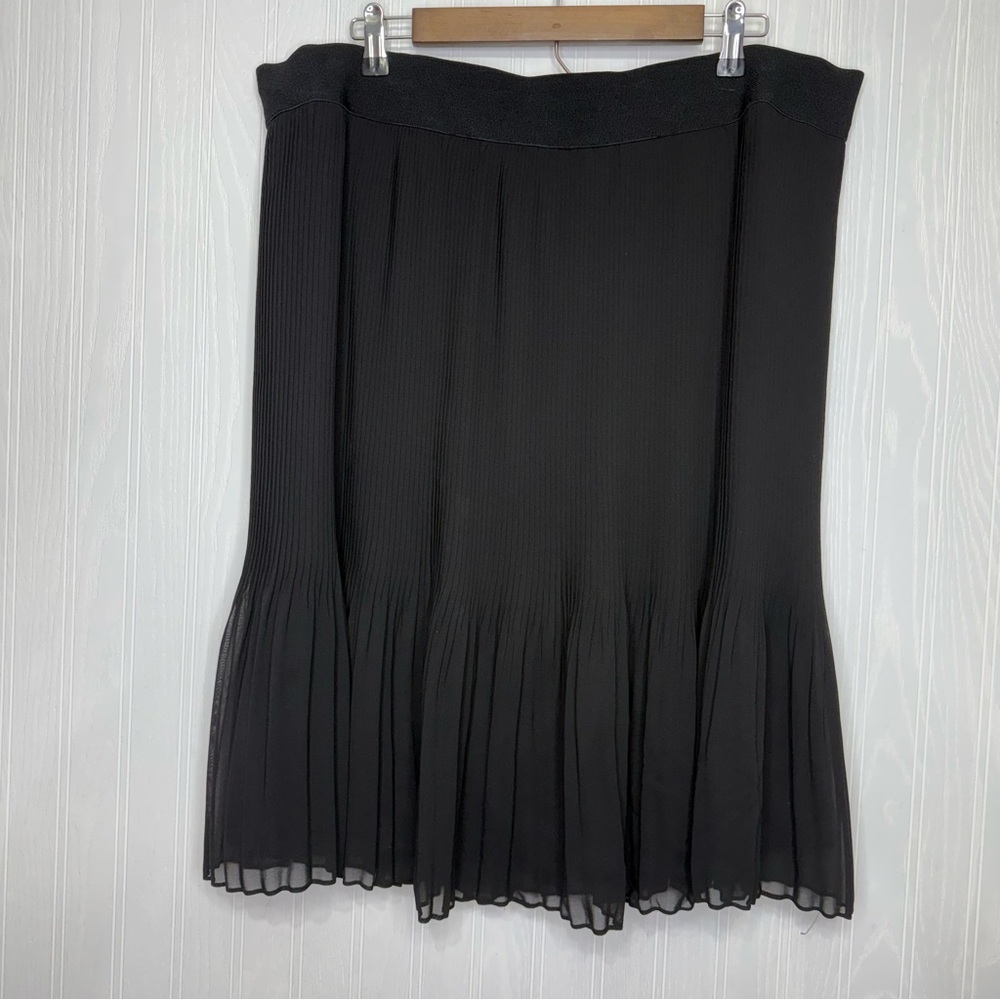 Alfani Woman fully lined black midi skirt with pleated ruffle size 2X